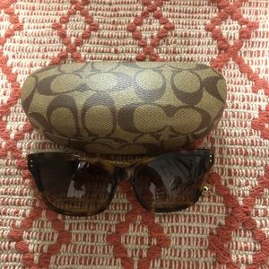Coach HC8107 Sunglasses